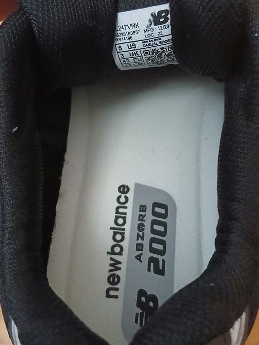 Маратонки NEW BALANCE 2000