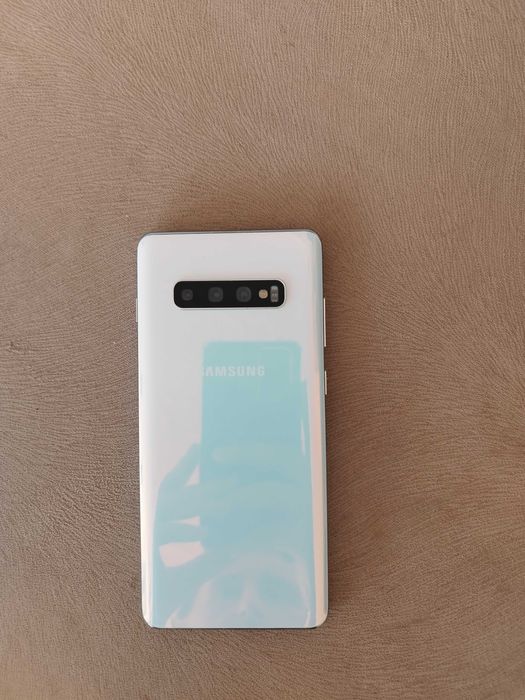 Samsung S10 Plus 128GB / 8 GB рам/ Android 12.