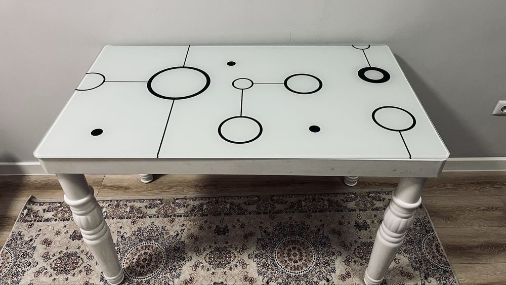 Стол для кухнный