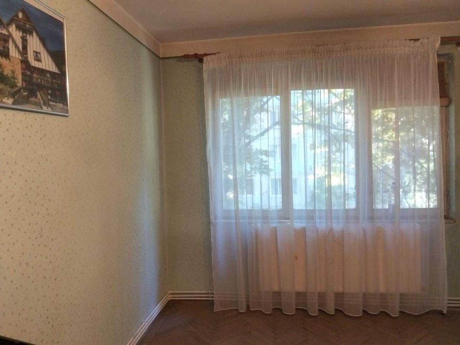 Vand apartament 3 camere - Central