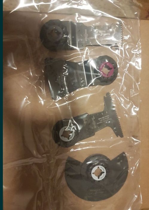 Set de 4 Panze Setul este format din TMA045, TMA048, TMA051 și TMA066.