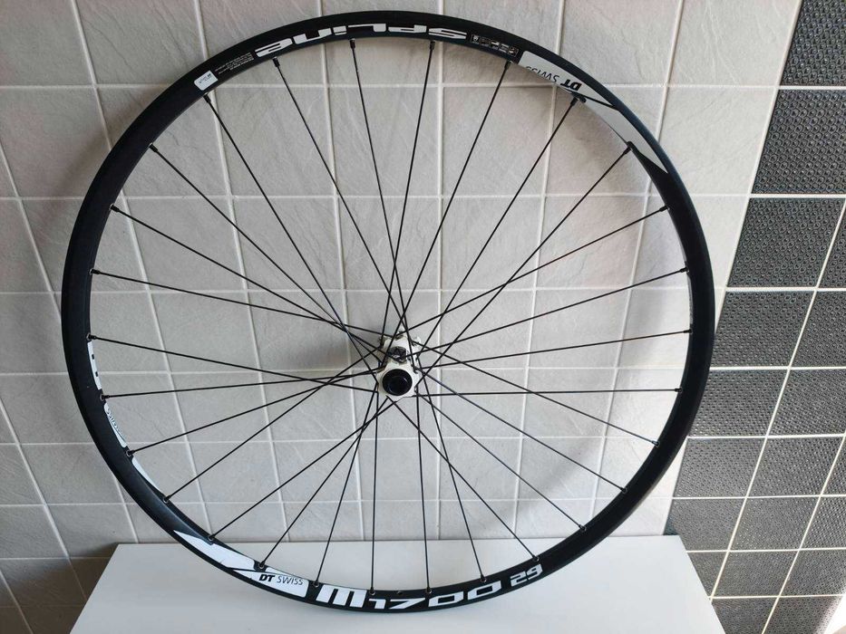 Roti MTB 29" DT Swiss M1700 Spline tubeless ready