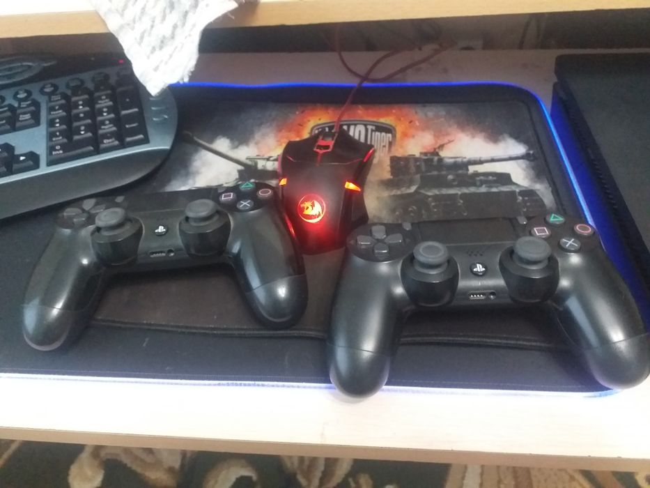 Продается Ps 4 с играми