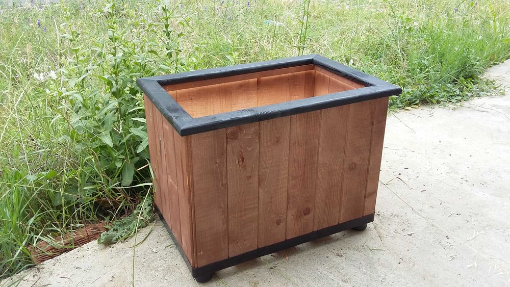 Дървени Кашпи за декорация.