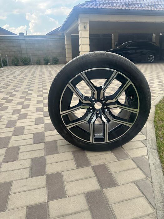 Диски на BMW 740,2022