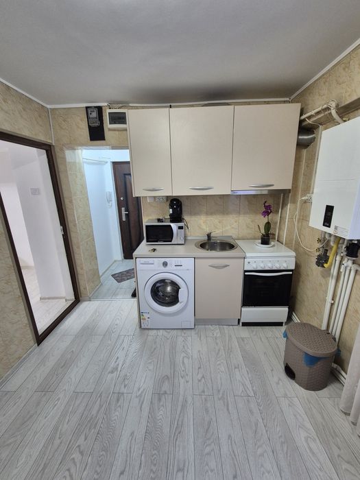 Închiriez apartament cu o camera