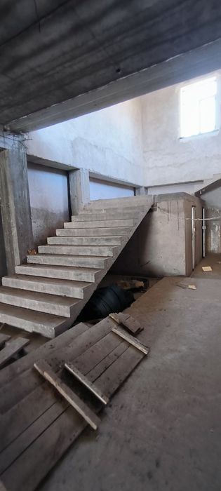Котедж сотилади,магазини билан бирга