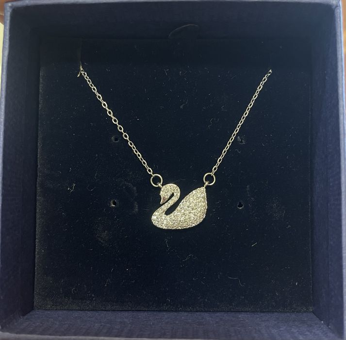 Колие на марката Сваровски Swarovski