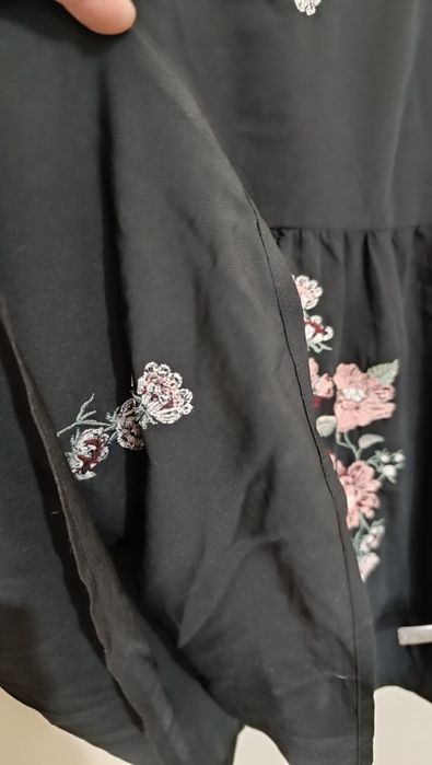 Rochiță H&M cu broderie nouă