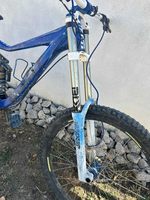 Vand bicicleta  Giant full suspension