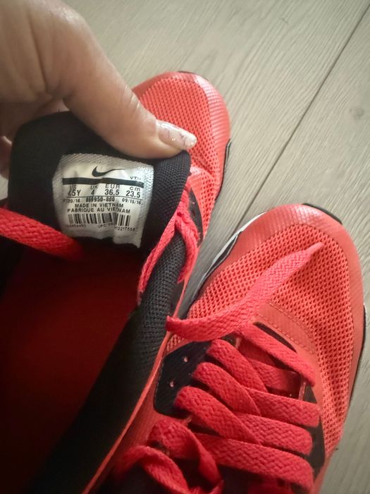 Adidasi dama Nike