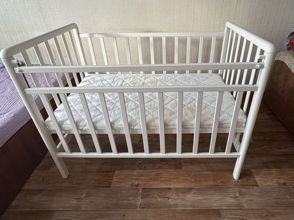 Продам детскую кроватку