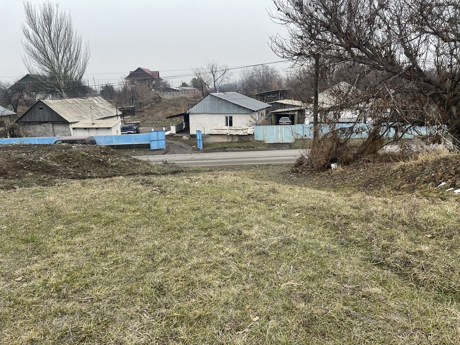 Продам земельный участок , в поселке Карасай .