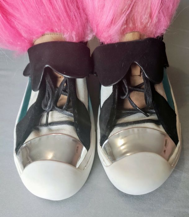 Дамски сникърси номер 37