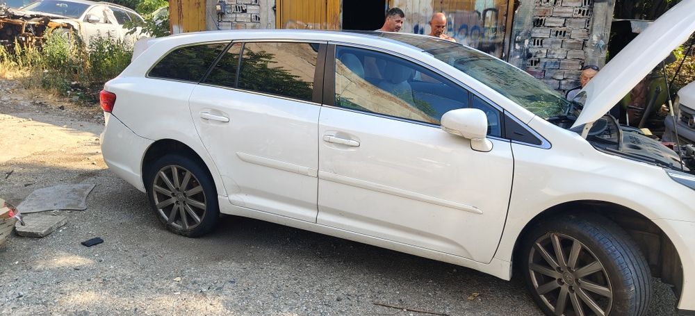 Toyota avensis 1.8 valve matic 147кс 108kw  2ZR за части