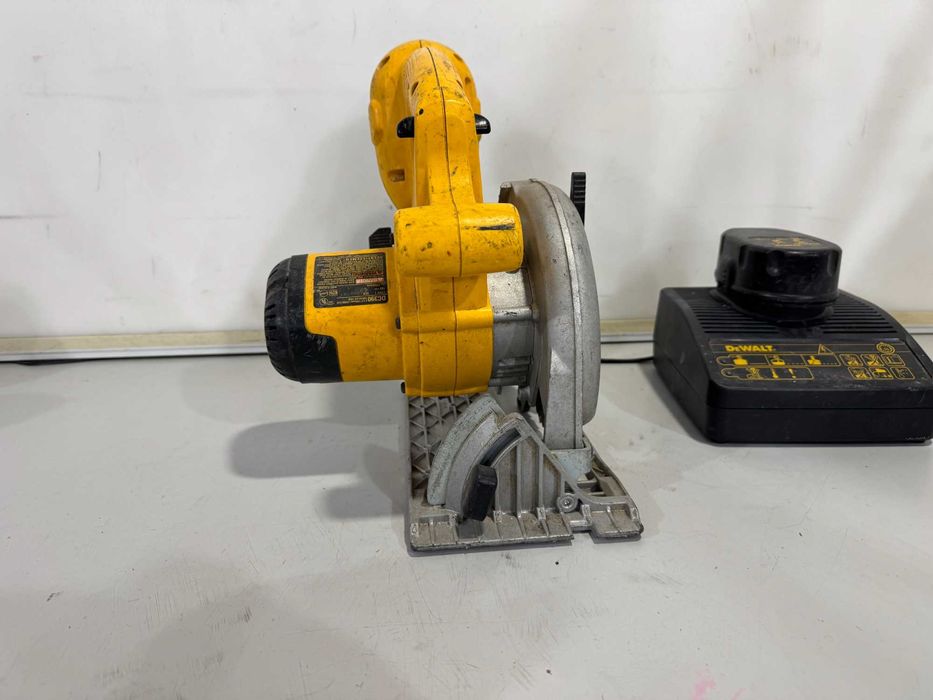 Ръчен циркуляр - Dewalt 18 V / 165mm