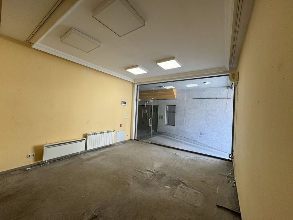 Магазин с бизнес локация с потенциал!