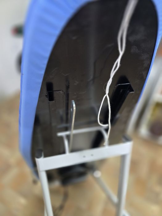Masa de calcat cu ventilare profesionala