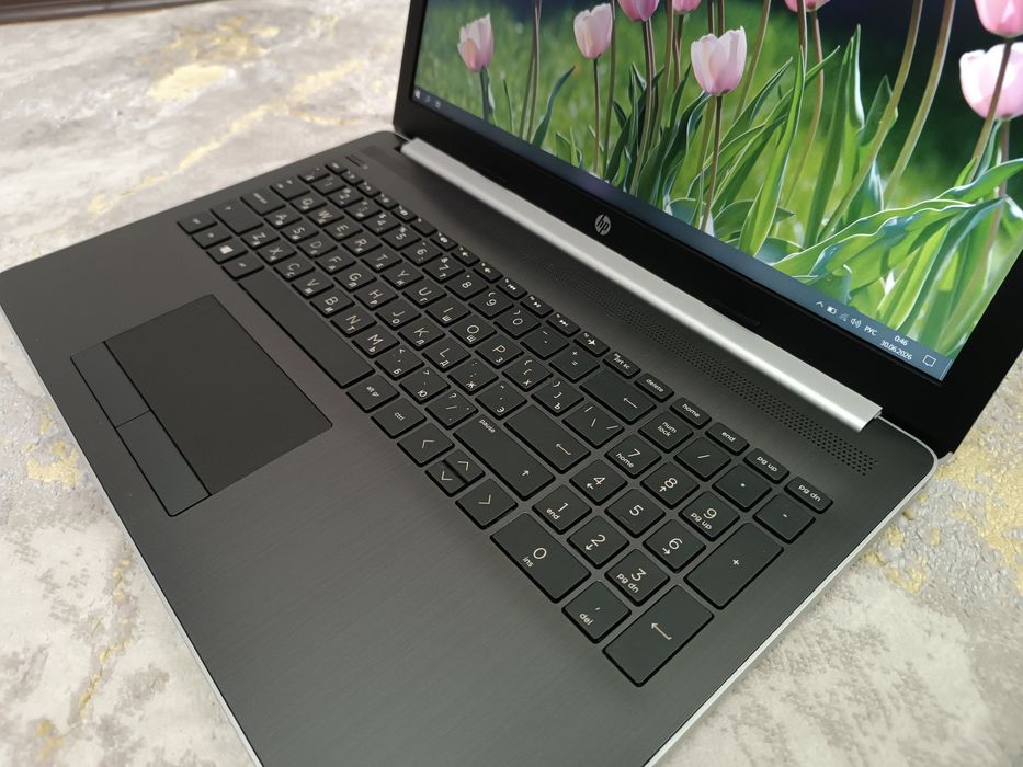 Ноутбук HP i5/8ГБ SSD Современный.
