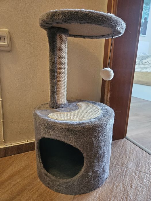 Къщичка катерушка за котка