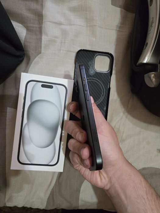 Vand iphone 15 negru