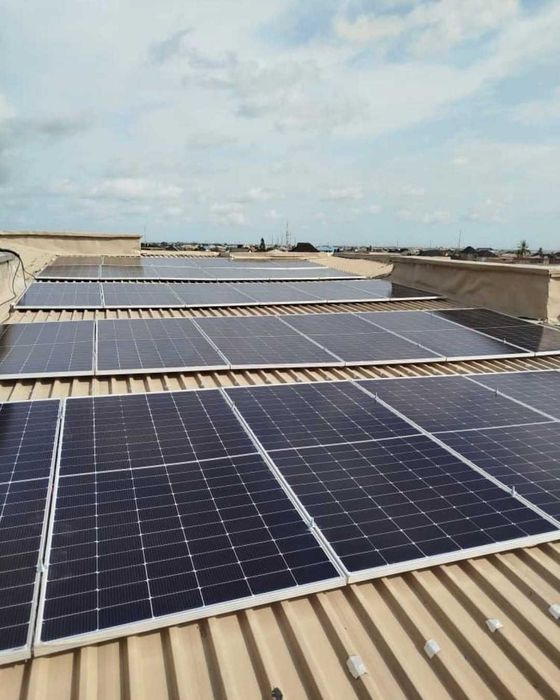 Quyosh panel va inventerlar 25yilgacha kavolat barcha tur Jinko625 wat