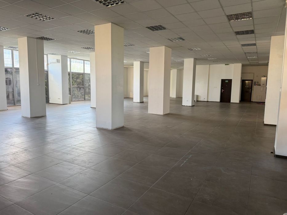 Spațiu Premium Comercial 350 mp – Intrare Proprie