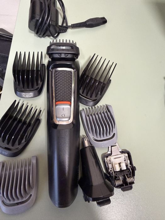 Philips Oneblade MG3740 - мултифункционална самобръсначка/тример, пълен комплект