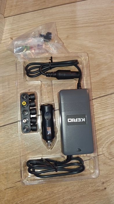 Încărcător auto pentru laptopuri universal, 90W + ieșire USB
