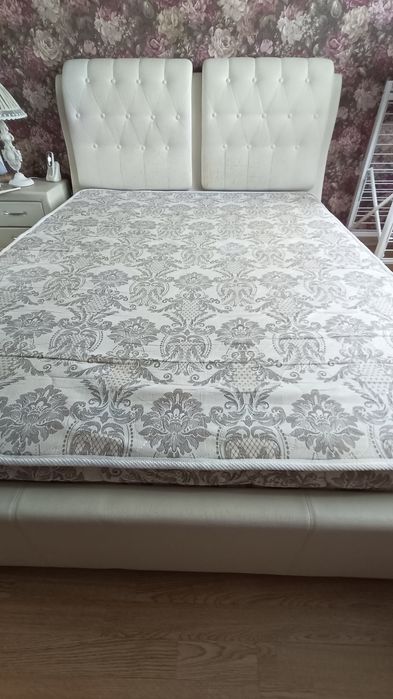 Продам двухспальную кровать