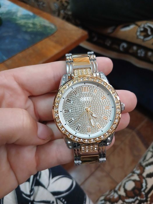 ceas de damă GUESS GUGW1037L2 (sau modelul din seria GUESS Moonlight / Her Demand),