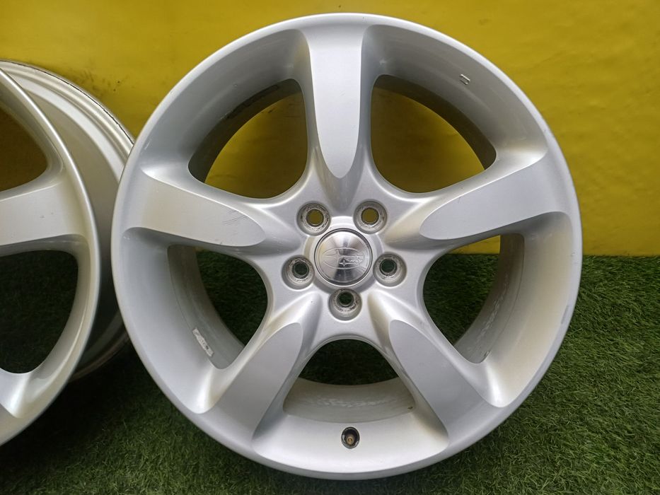 Диски R17 5x100 на Subaru.
