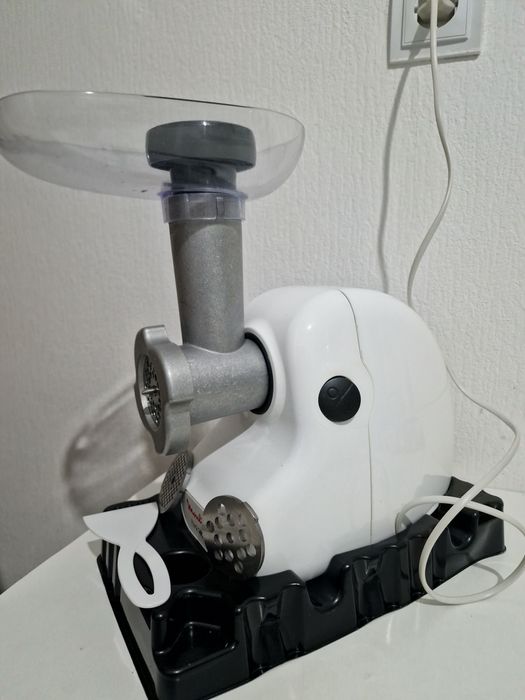 Продам мясорубку Moulinex Hv2