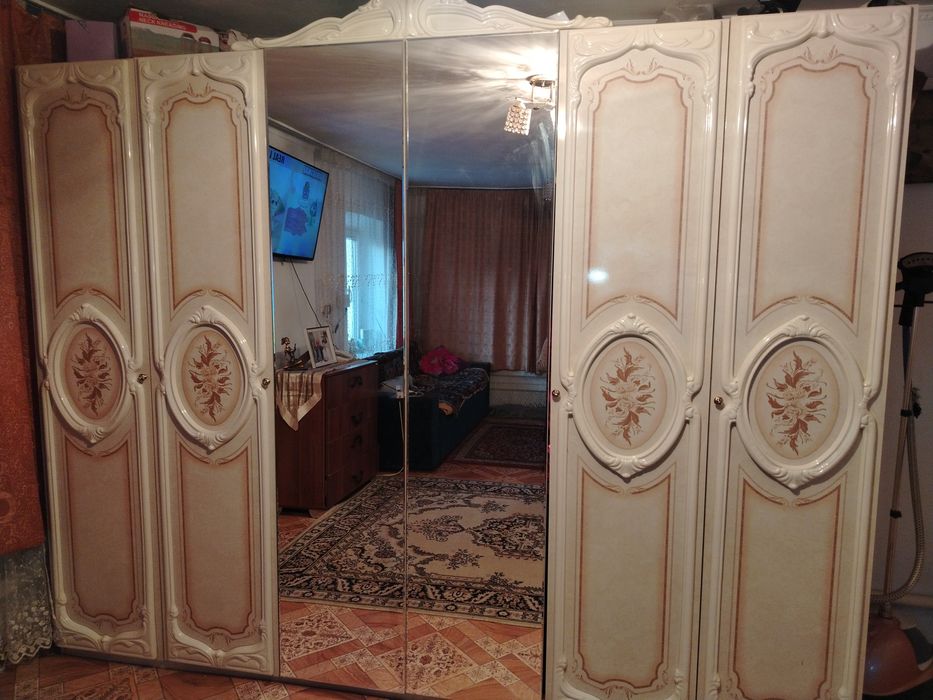 Спальный гарнитур