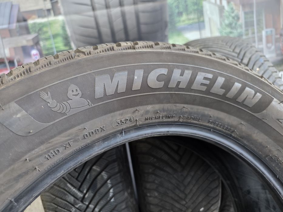 235/60/18 MICHELIN 4бр