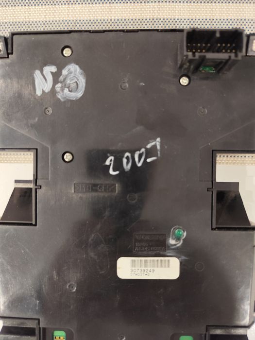 Управление на климатик/радио Волво В50