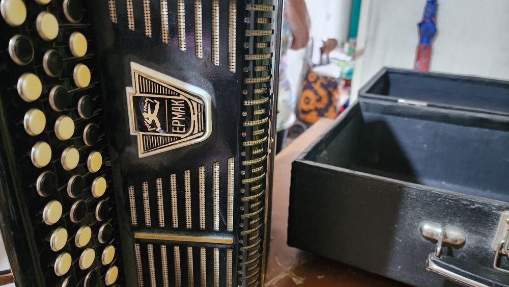 Продаётся Баян Ермак