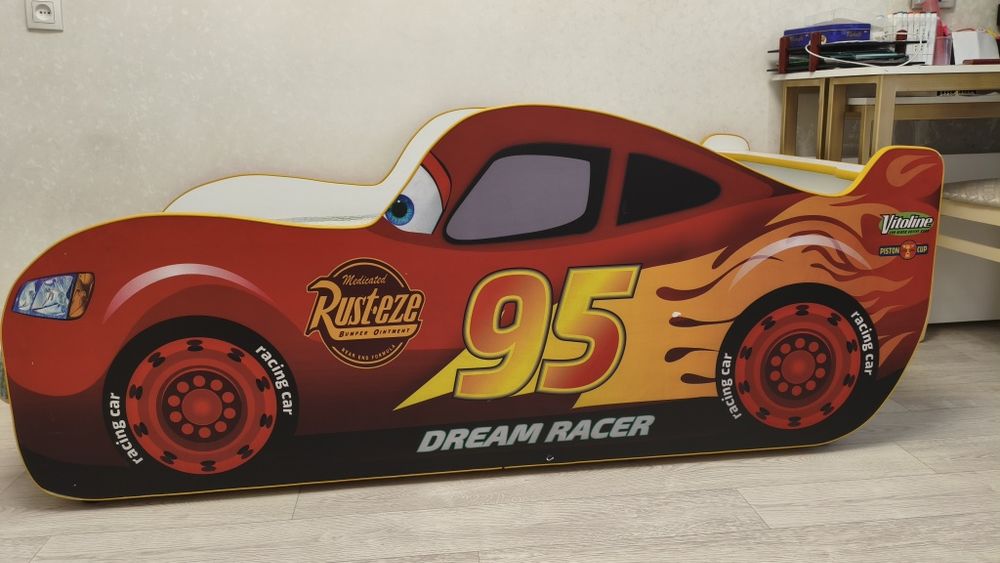 Продам детскую кровать (МОЛНИЯ МАКВИН)