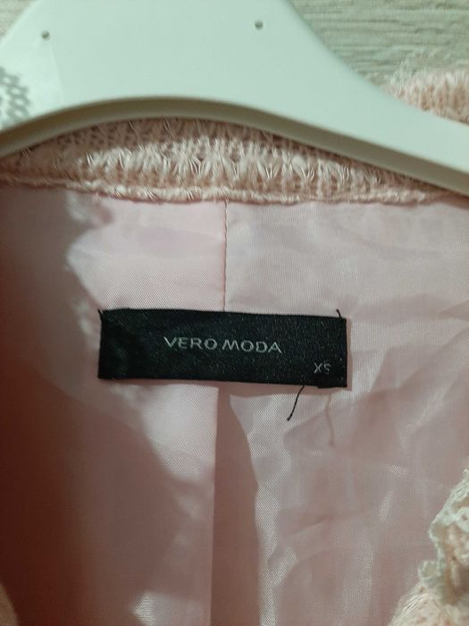 Дамско леко вталено сако