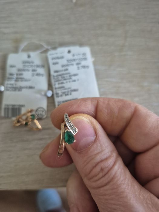 набор с изумрудом