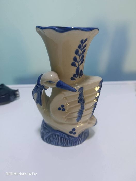 Стара керамична ваза