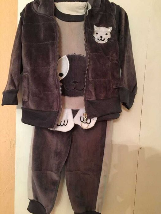 Продам детский костюм тройка