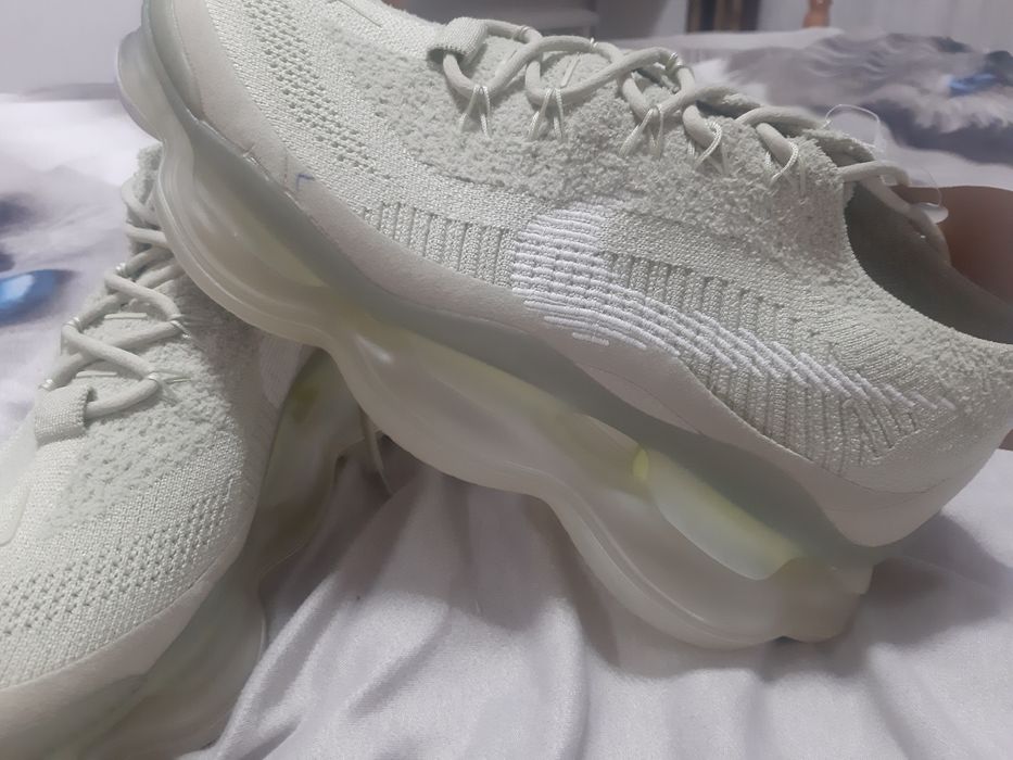 Adidas Nike   Noi