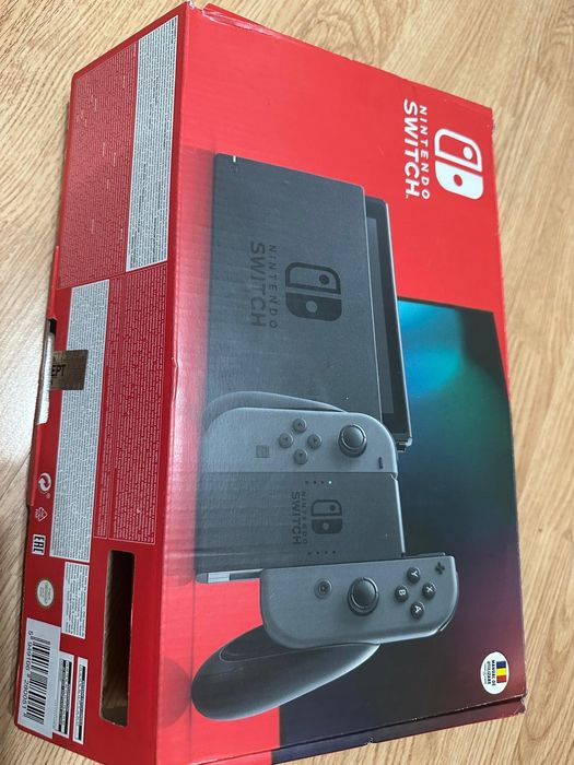 Vând consolă Nintendo Switch .