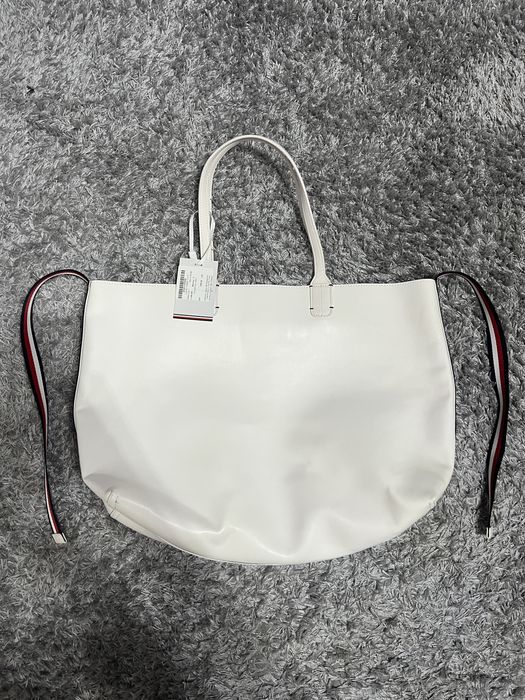 Geanta de mana Iconic Tommy Hilfinger