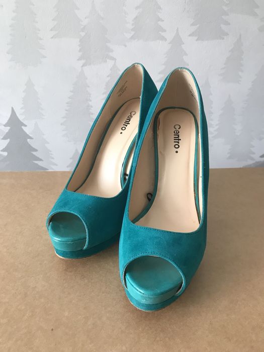 Продам туфли на каблуке