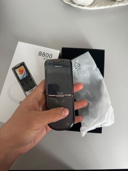 Продам новый Nokia 8800.