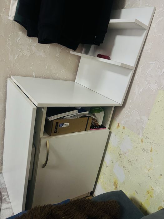 Стол маникюрный,самовывоз