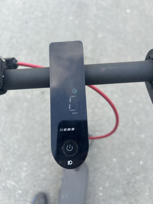 Vand trotineta electrica xiaomi 4 pro in stare buna