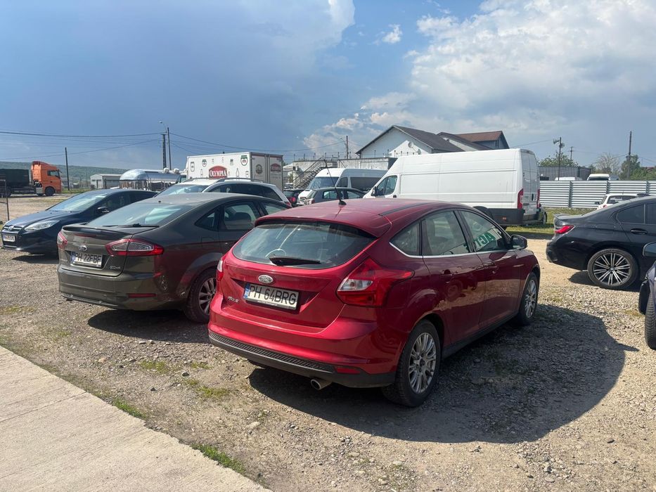 Vând Ford focus defect